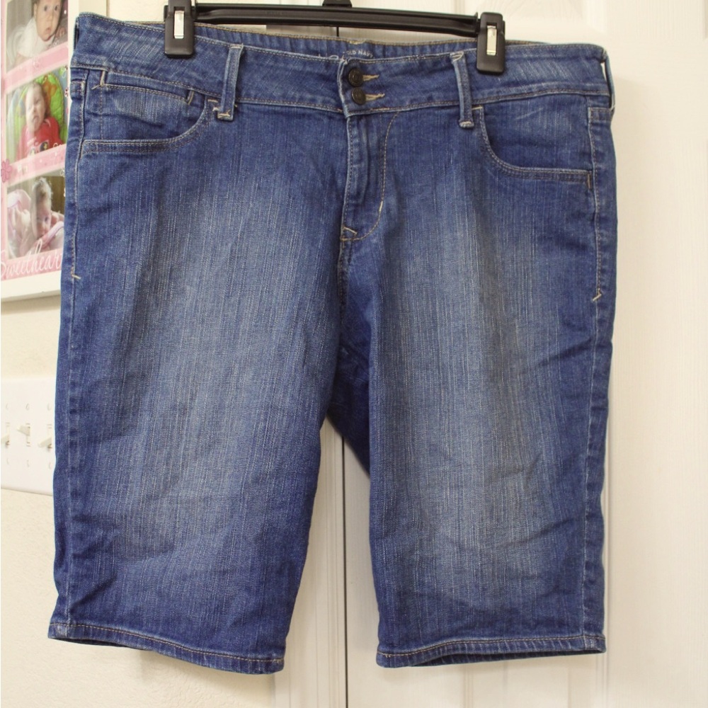 Old Navy Ultra Blue Women’s Plus denim jean shorts size 14